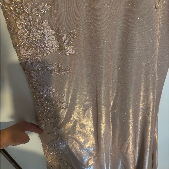 Elegant Beaded Lace Gown Camille La Vie Size 8 - Picture 8 of 8